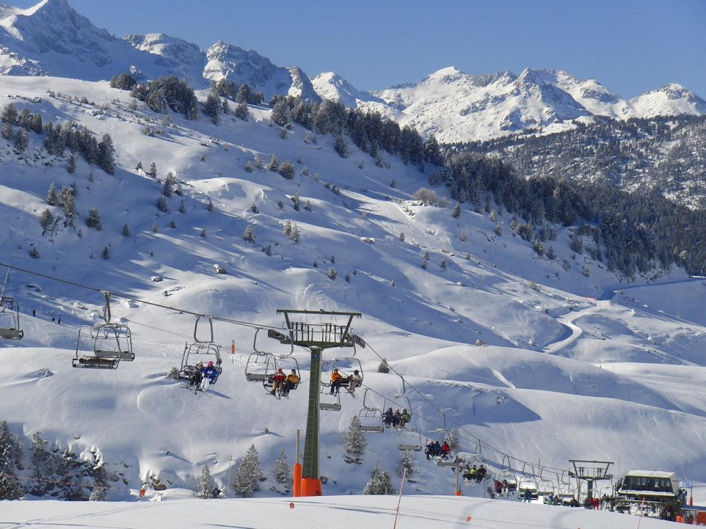 Лучшие-горнолыжные-курорты-Европы-Бакейра-Берет-3.jpg