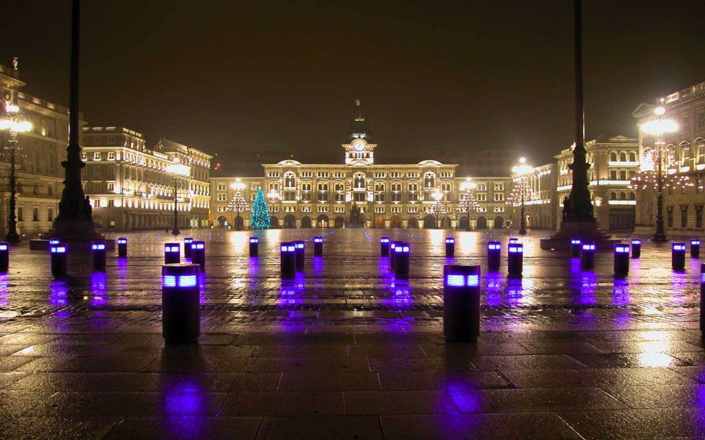 Фото: zastavki.com World___Italy_Christmas_at_a_resort_in_Trieste__Italy_065166_.jpg