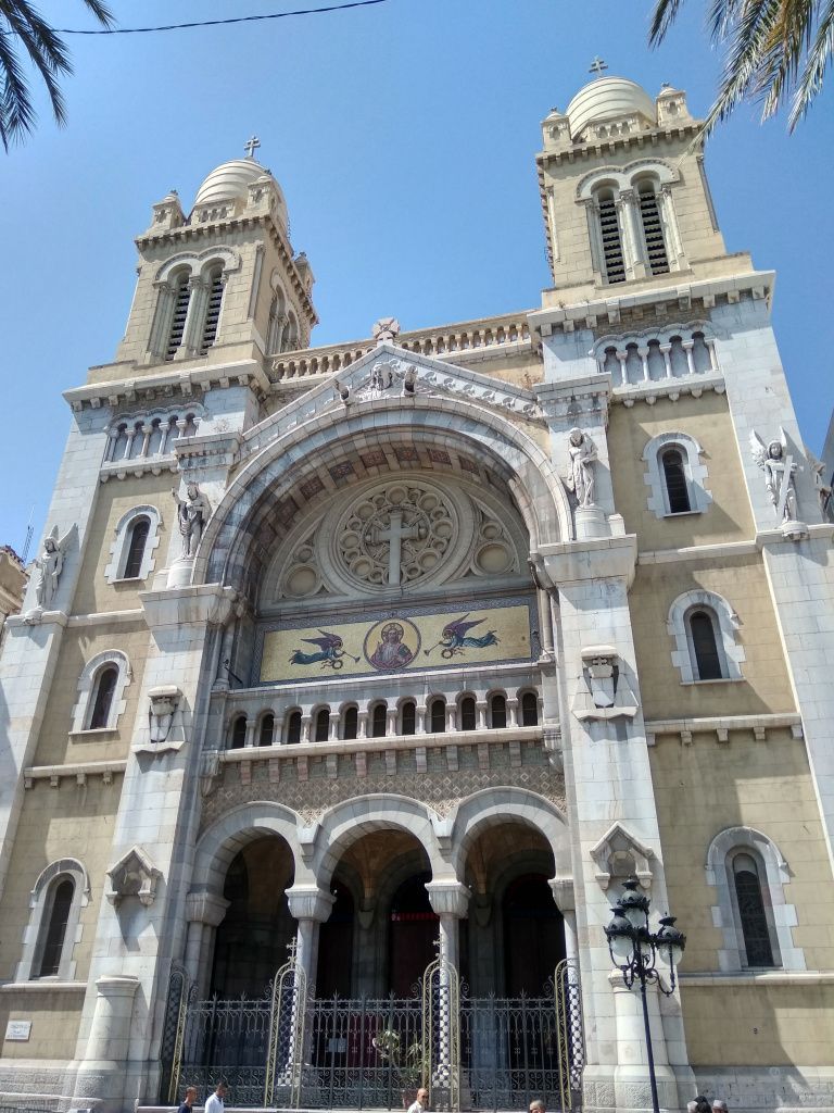 Кафедральный костёл в Тунисе