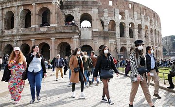 Европейские страны начинают снимать ограничения для туристов