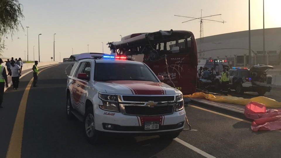 Автобус с туристами попал в ДТП в Дубае: 15 погибших