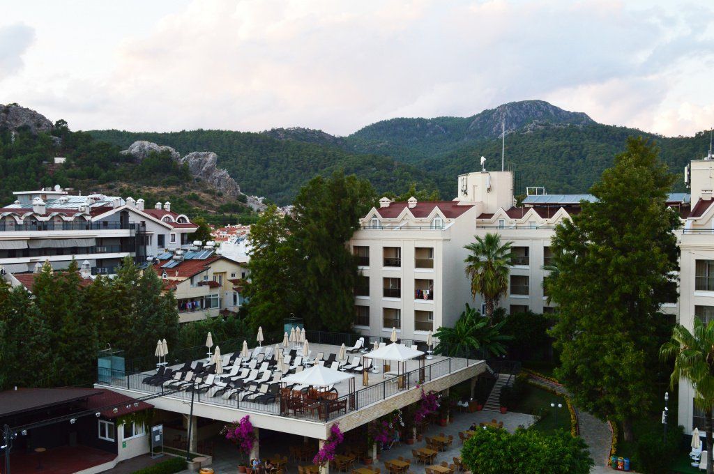 Некоторые турецкие отели резко подняли цены на сезон - и не досчитались туристов