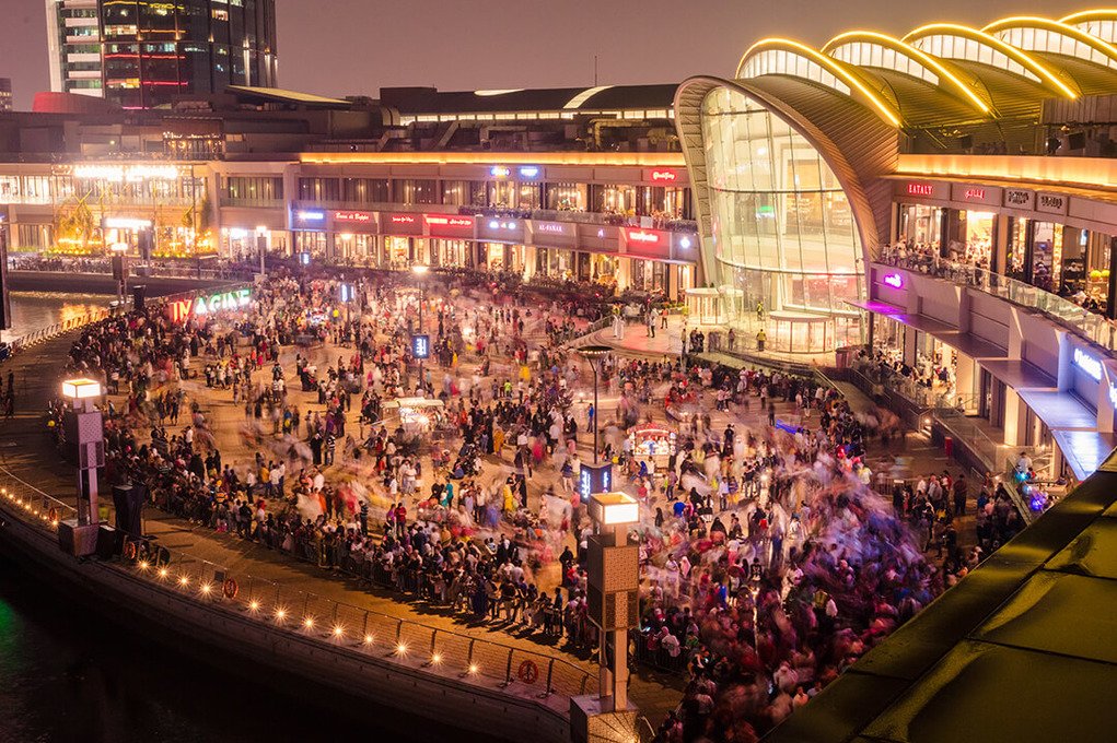 В Дубае работает мультимедийное шоу IMAGINE