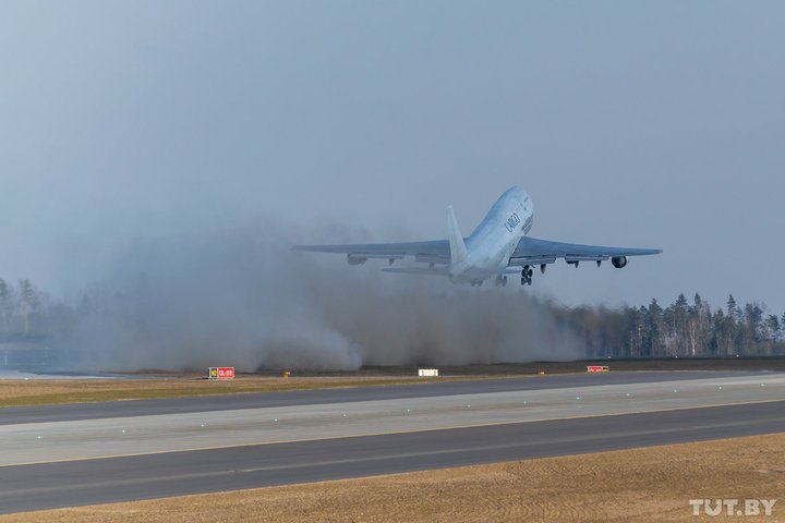 Лукашенко открыл вторую ВПП в Нацаэропорту