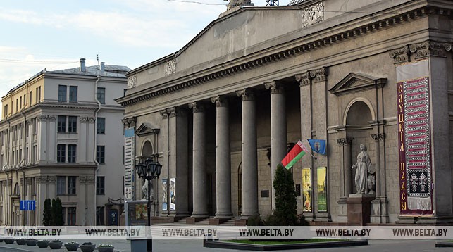 В Нацхудмузее выставят более 100 работ Сальвадора Дали