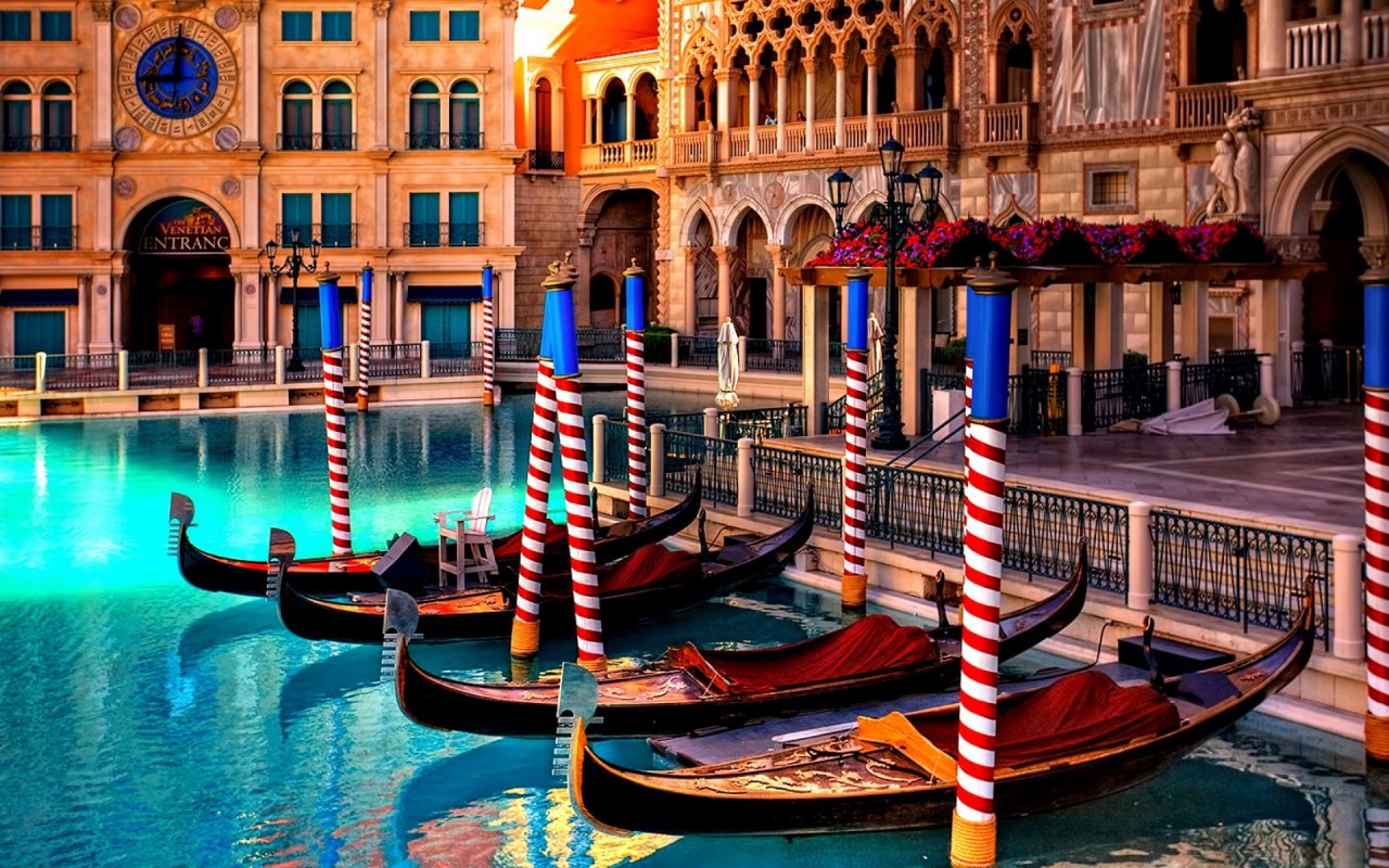 В Венеции туристку оштрафовали на 250 евро за купальник