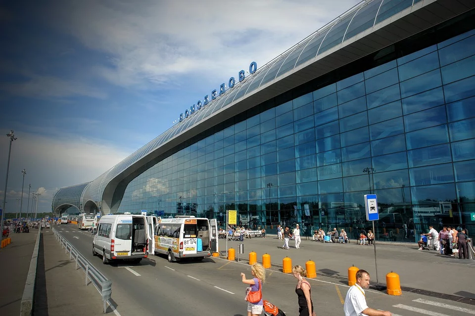 Транзит белорусов через Москву разрешается в пределах одного аэропорта
