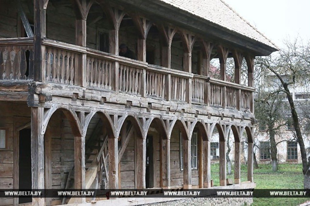 В Гродно завершают реставрацию одного из старейших деревянных зданий
