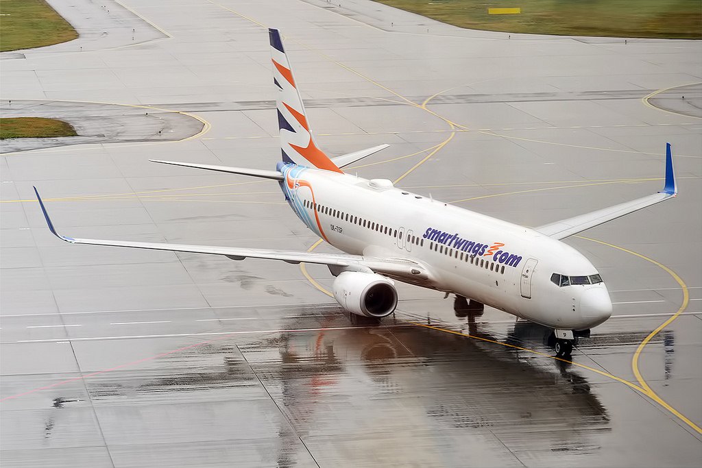 Самолёт Smart Wings выкатился за пределы ВПП в "Шереметьево"