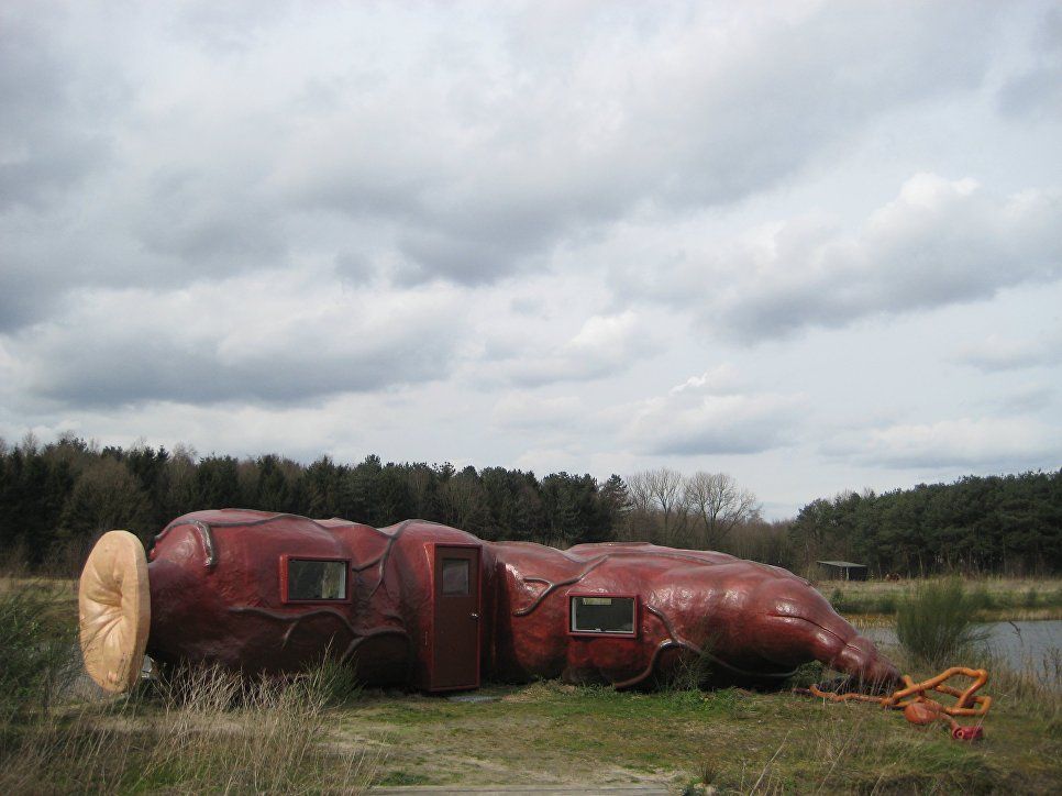 Жизнь на вулкане и в «Играх престолов»: самые необычные отели Европы