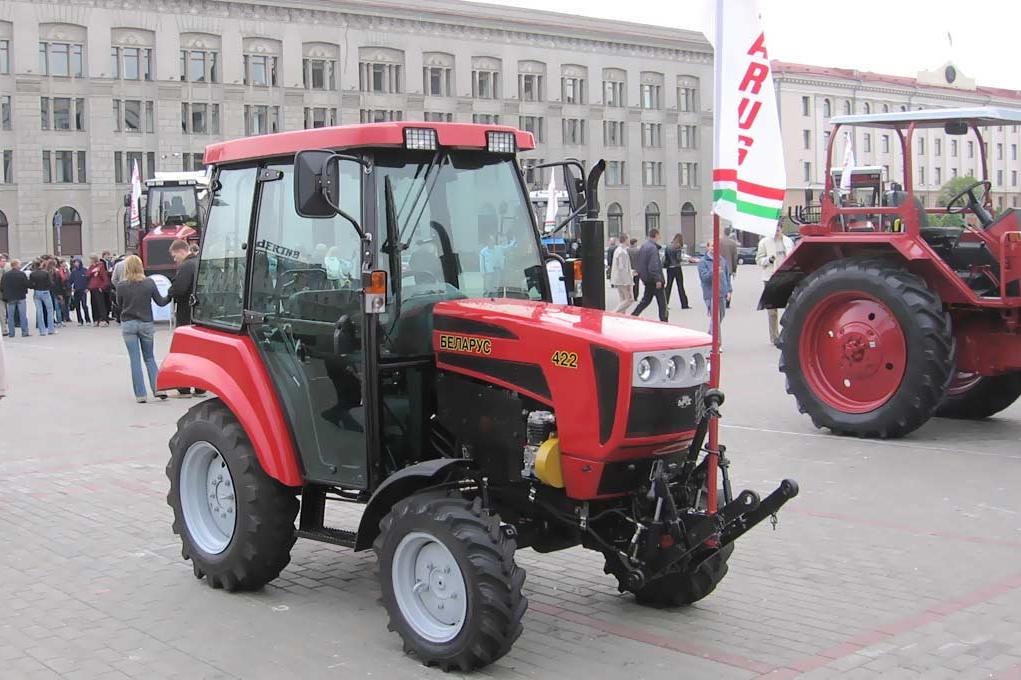 МТЗ катает туристов на тракторах