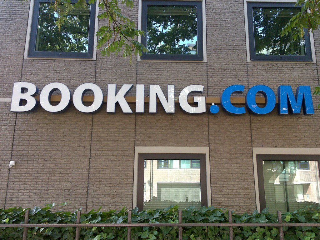 Еврокомиссия обязала Booking сообщать пользователям правдивую информацию