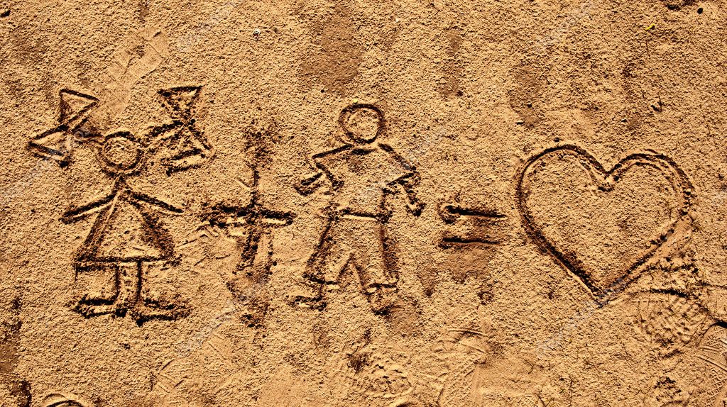 На Канарах туристов оштрафуют на 600 евро за рисунки на песке