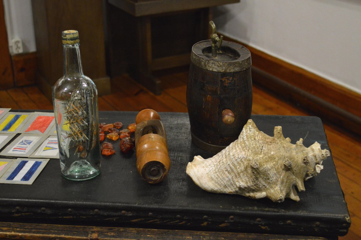 Маяк, бутылка рому и поросёнок. Путешествие в Айнажи – город капитанов