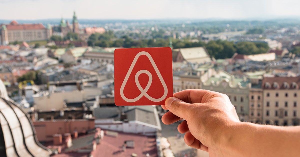 Airbnb обещает вернуть деньги туристам за опоздание гида