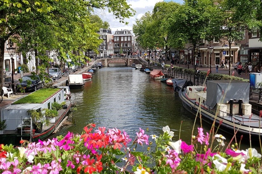 Нидерланды прекратят продвижение туризма из-за наплыва туристов