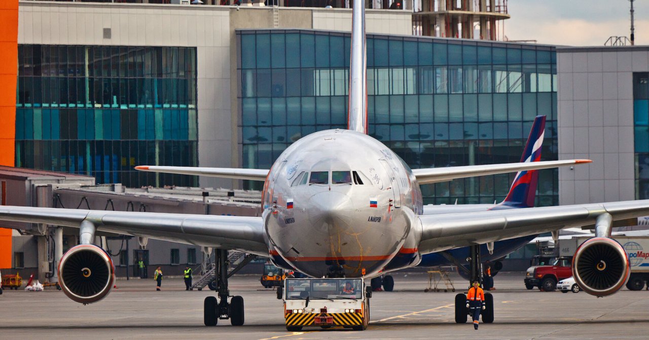 В «Шереметьево» столкнулись два самолета