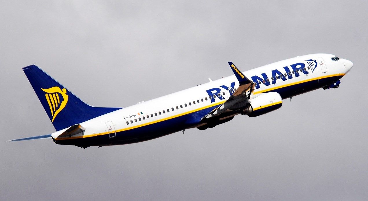 Ryanair ужесточает правила провоза ручной клади