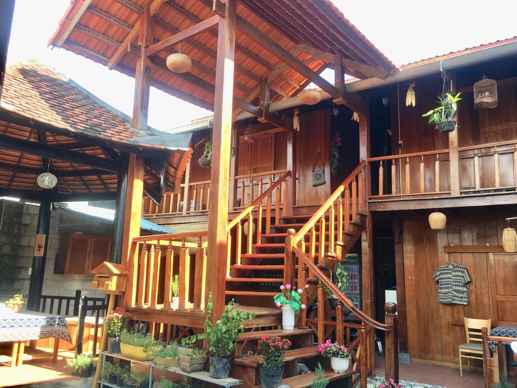 На вьетнамском курорте Фукуок сгорел популярный отель