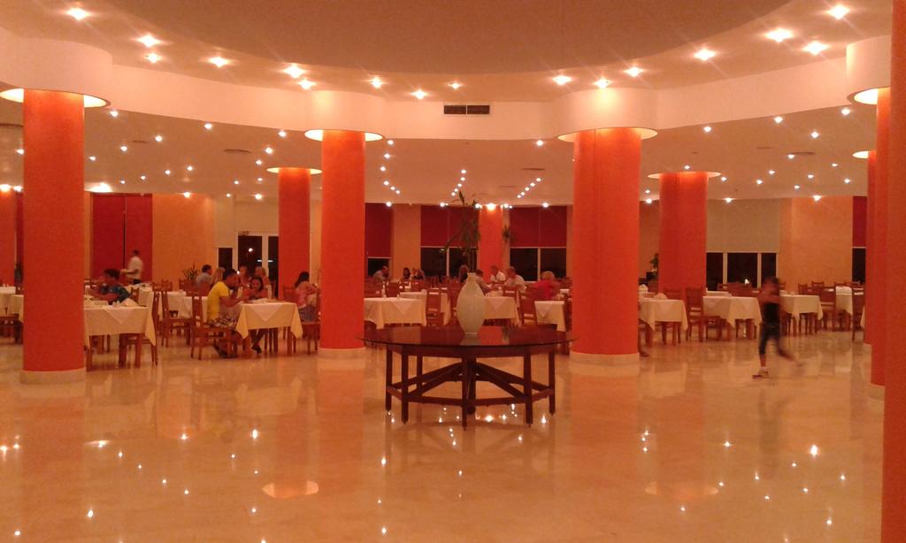 Сын умершей после отравления в Египте туристки рассказал, что произошло