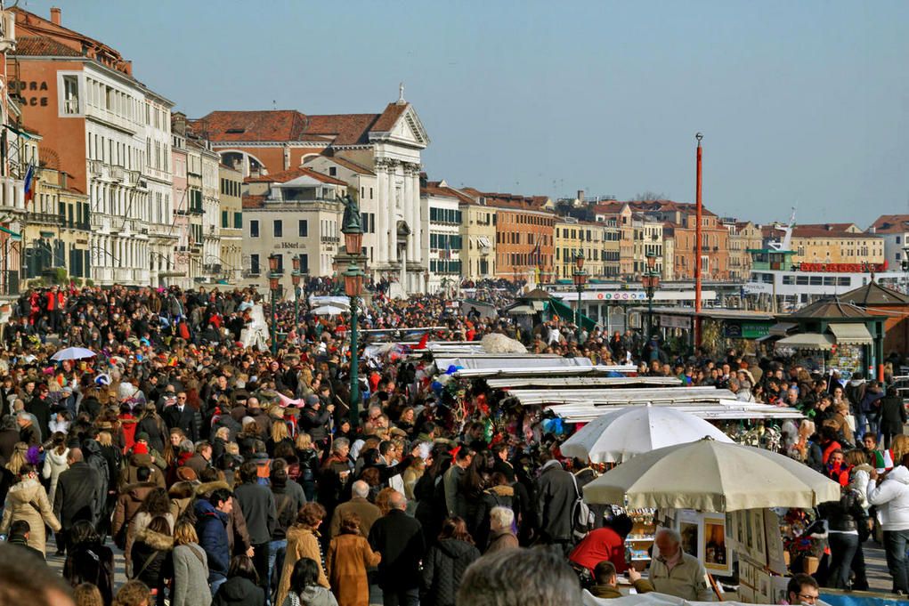 В Венеции установили турникеты для туристов