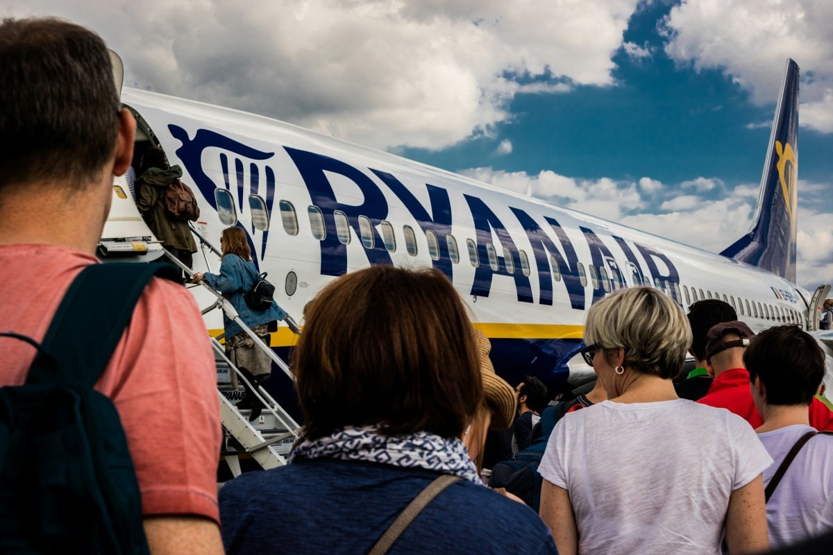 Ryanair ужесточает правила регистрации: стойки закрываются за час до вылета