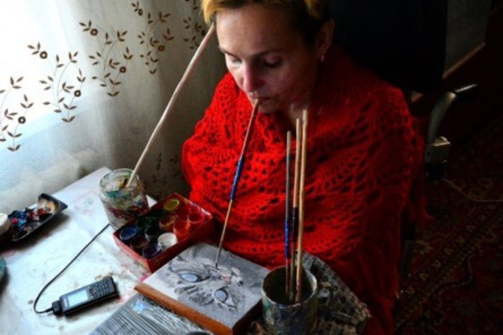 В Минске пройдёт бесплатная выставка картин, написанных ртом