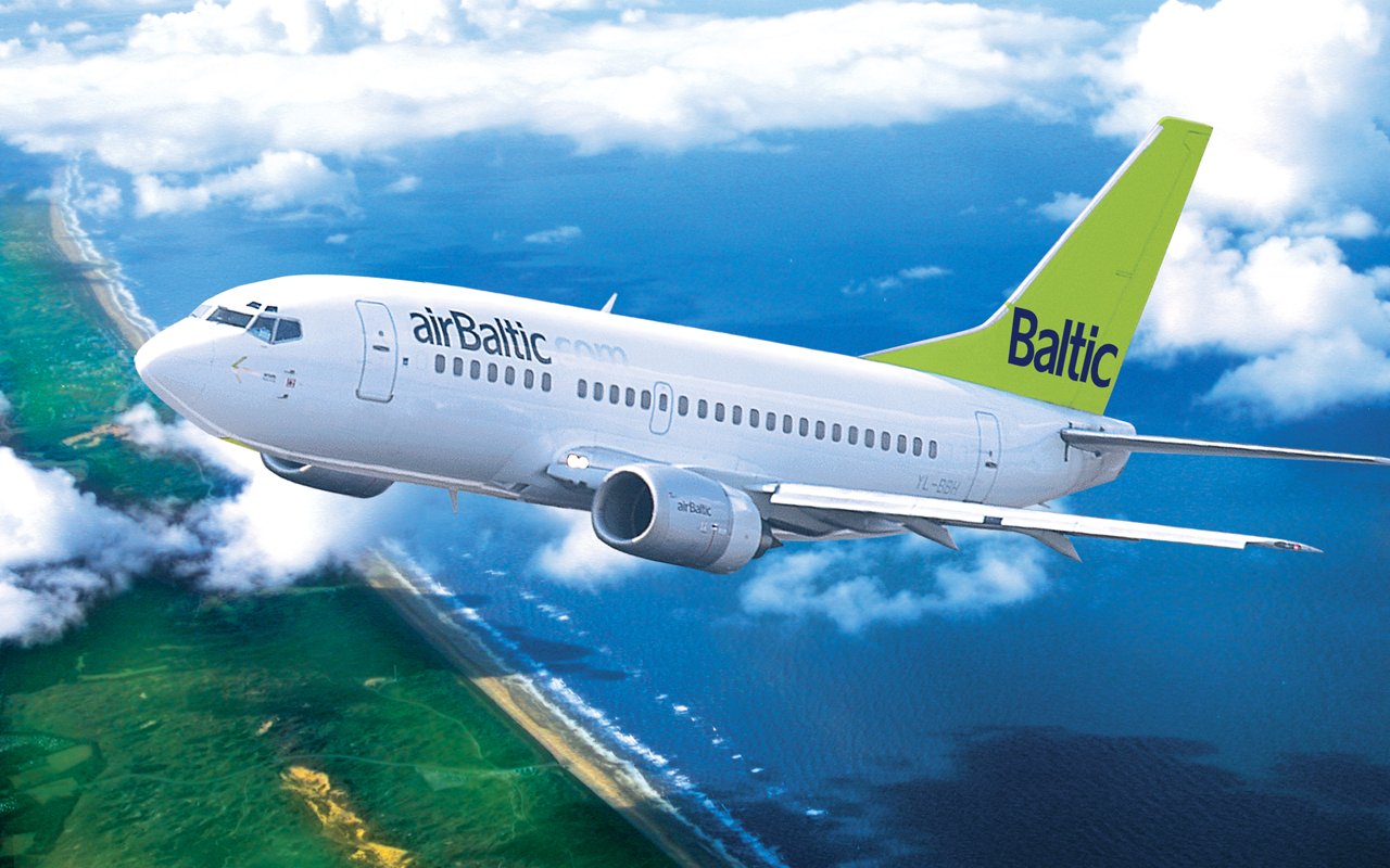 Компания airBaltic планирует возобновить регулярные рейсы с 13 мая