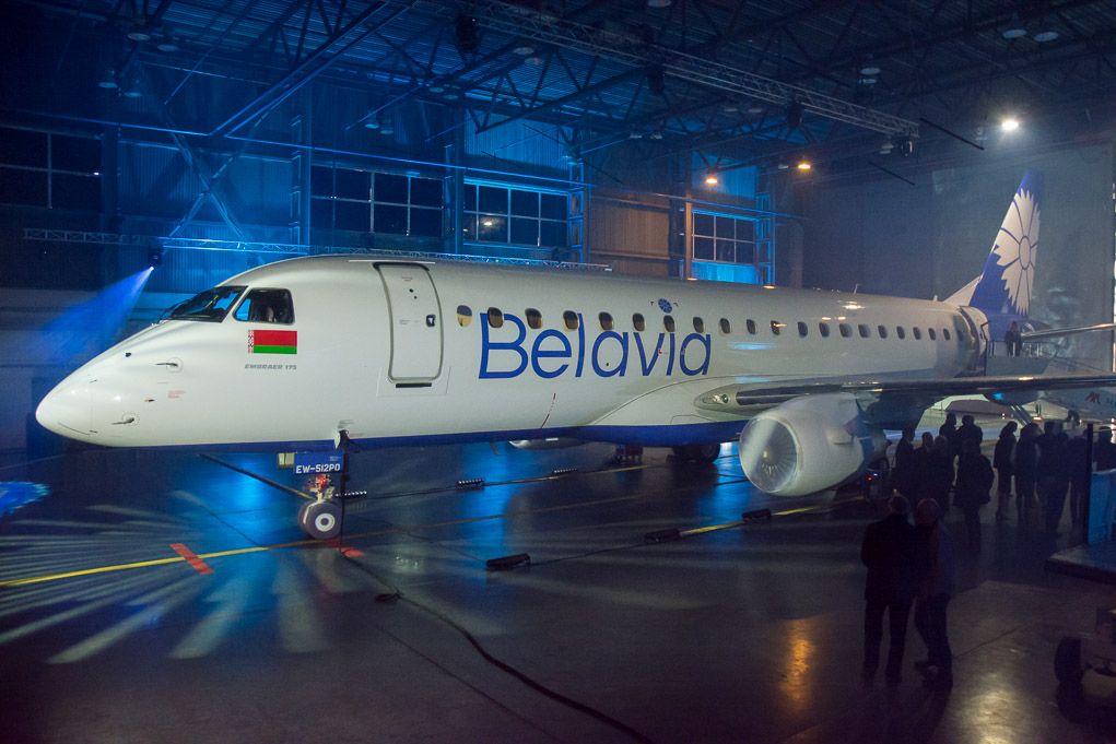 В Минске торжественно встретили новый Еmbraer -175 авиакомпании «Белавиа»