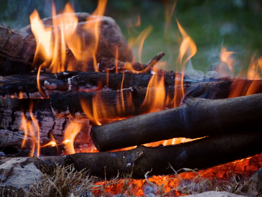 Дипломаты предупреждают белорусских туристов о пожарах в Греции