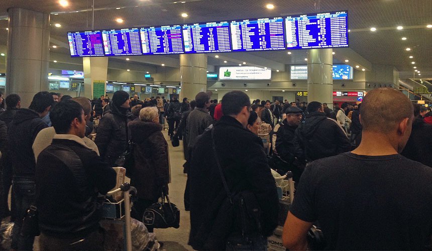 Более 40 рейсов задерживается в московских аэропортах