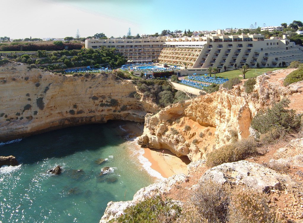 В Португалии туризм получит «антивирусные» сертификаты