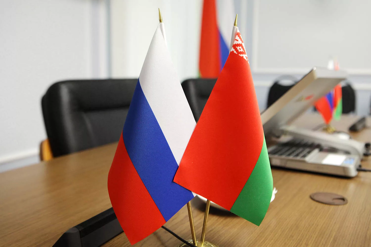 Россияне-должники не смогут уехать за границу через Беларусь