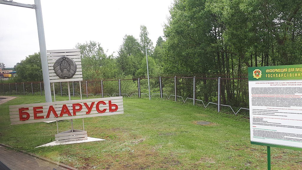 Беларусь закрывает наземную границу на выезд из-за коронавируса