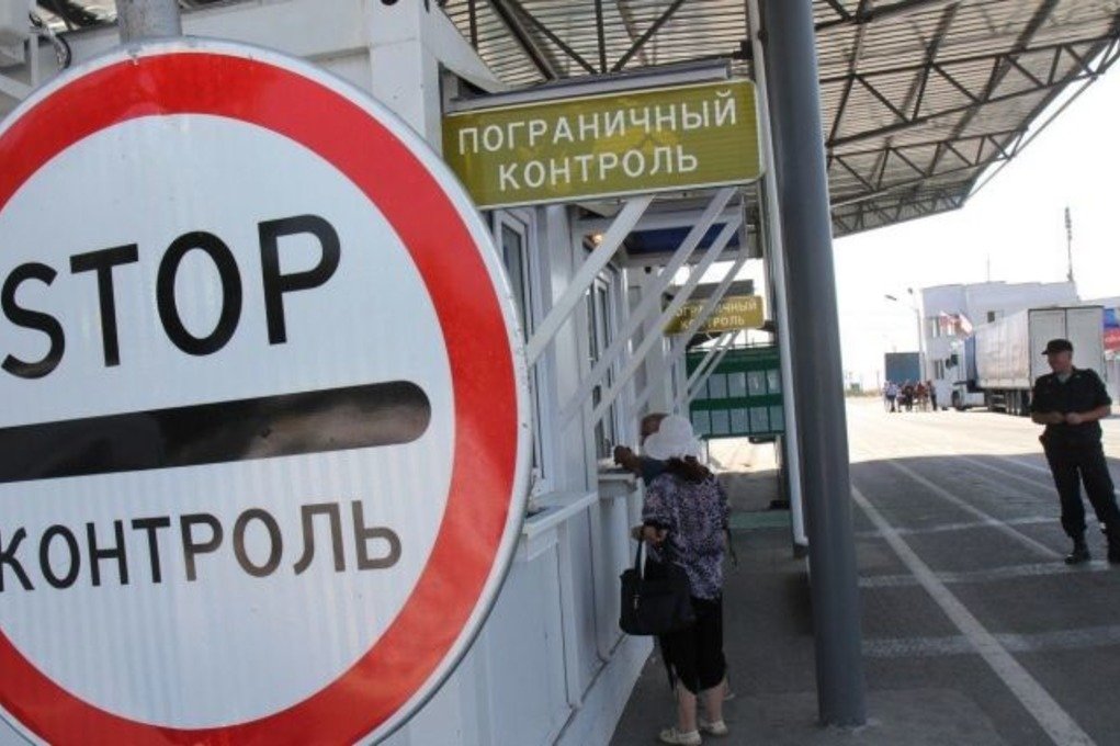 Число таможенников на границе с ЕС в майские выходные увеличится