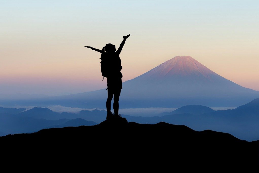 Booking: на чём туристы экономят, а от чего отказываться не хотят