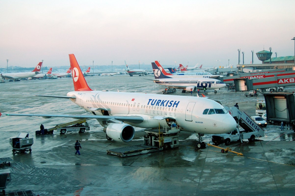 Turkish Airlines изменила правила обмена и возврата авиабилетов из-за тестирования пассажиров