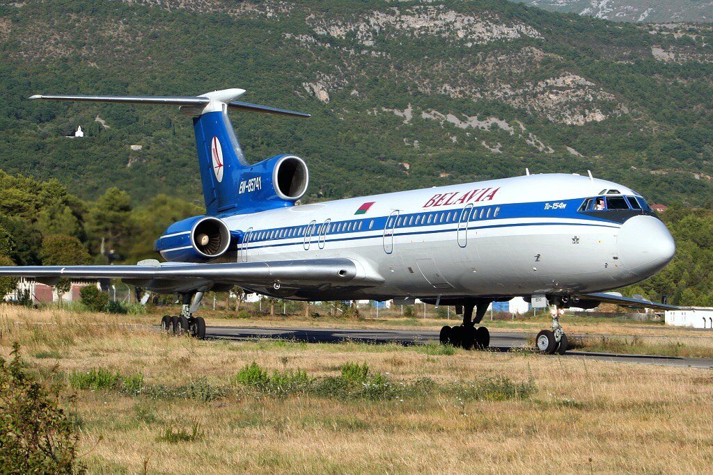 «Белавиа» приостанавливает полеты в Калининград и Санкт-Петербург