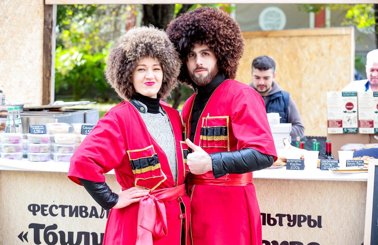 Тбилисоба, битва машин и два пивных фестиваля. Куда пойти на выходных 24-25 августа