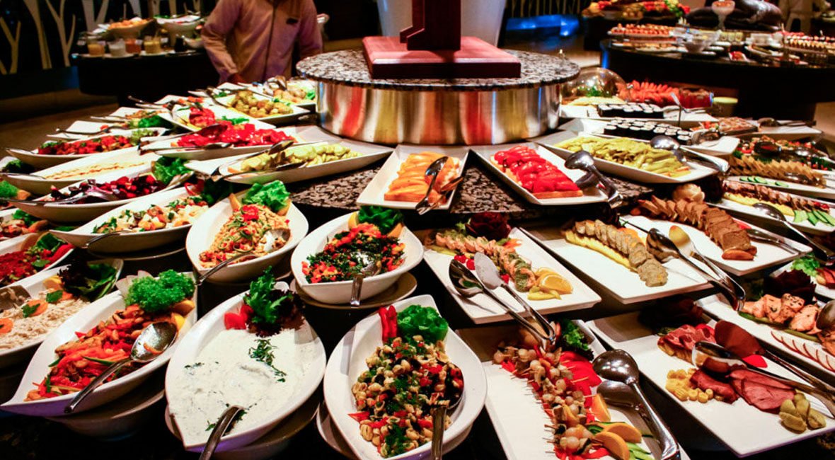 В Турции опровергли информацию о планах отказаться от шведского стола