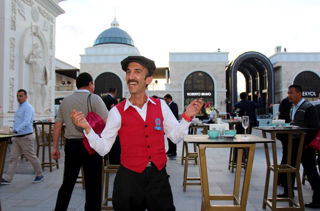 Почему турецкие отели не размещают одиноких мужчин?