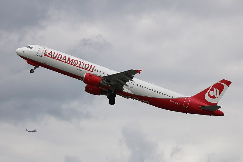 Лоукостер Ryanair купил авиакомпанию LaudaMotion