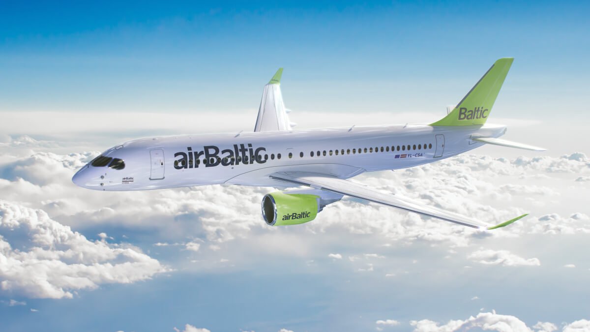 AirBaltic сократит расписание в 2 раза после возобновления полетов