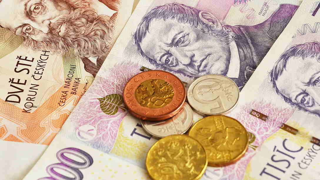 Новый закон защитит туристов в Чехии от обмана в обменниках