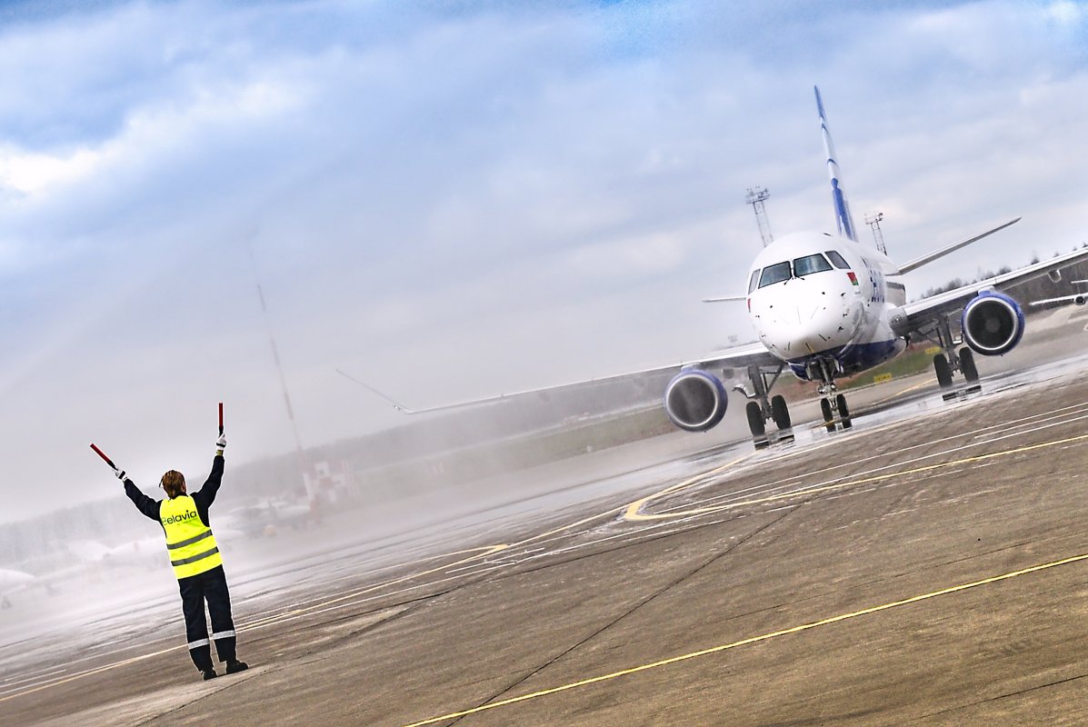 Школа пилотов, брендовые тарифы, ещё больше Турции: как Беларусь будет развивать авиатранспорт