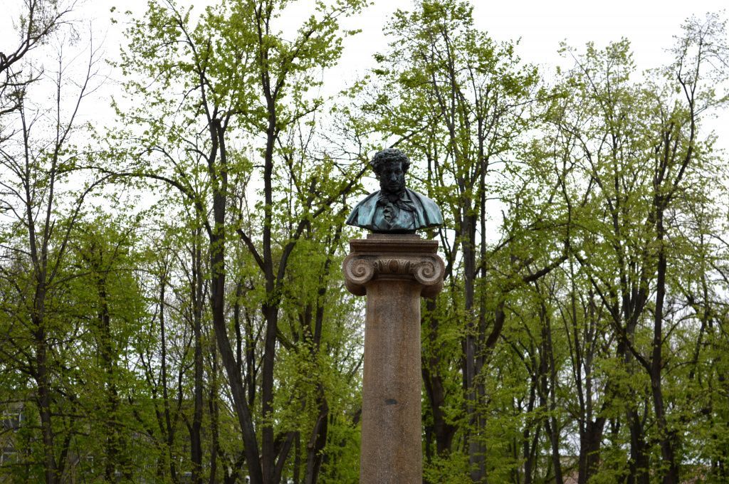 памятник Пушкину в Кишиневе