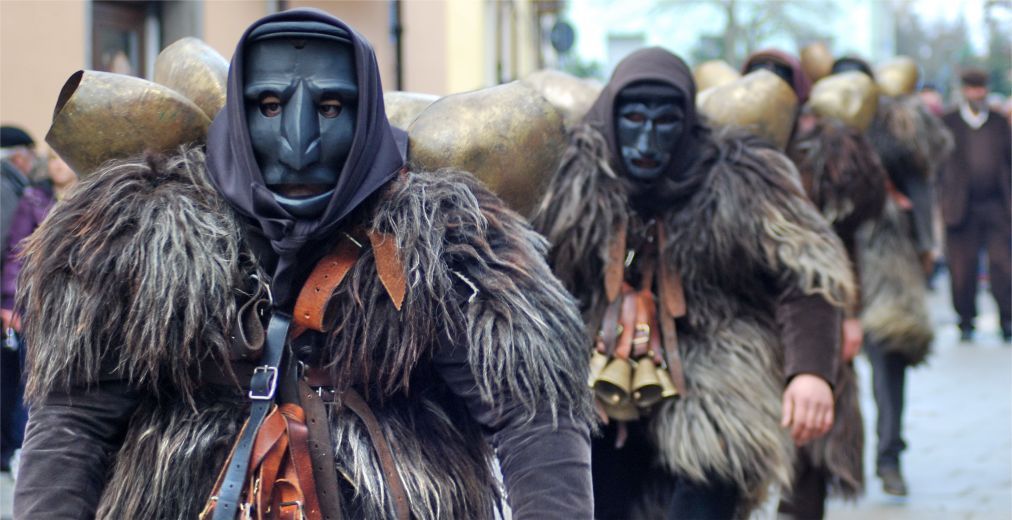 KARNAVAL MAMOJYADA