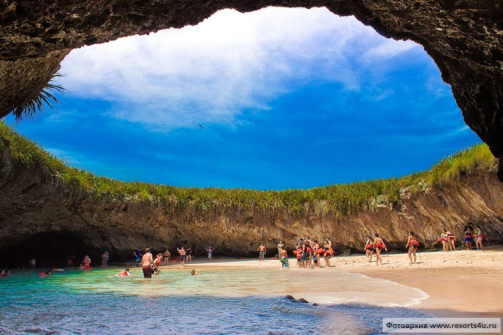 hidden-beach-mexico-puerto-vallarta-marieta-playa-de-amor-031.jpg