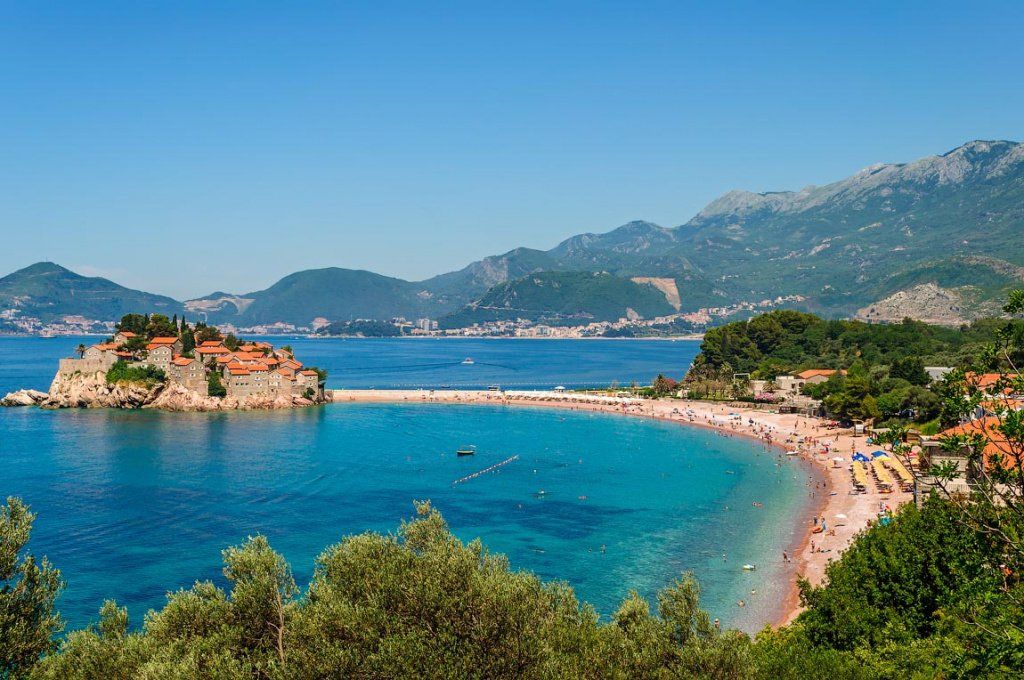 montenegro.jpg montenegro.jpg