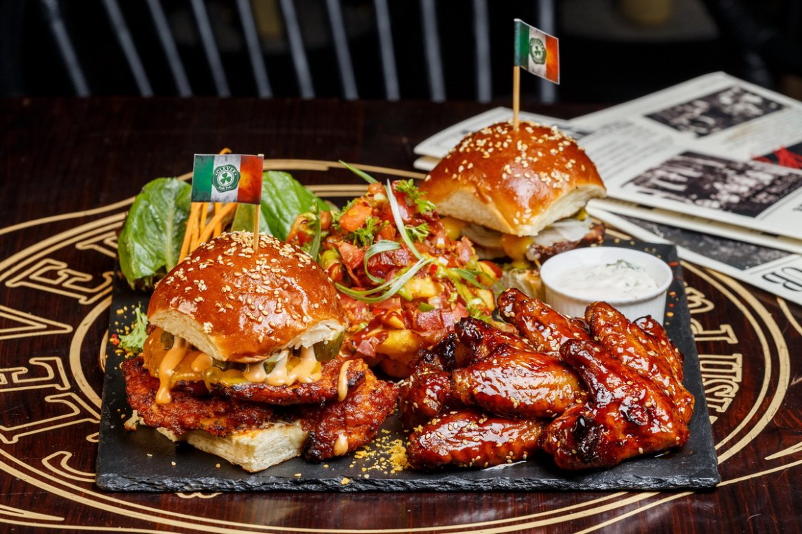 Clever Irish Pub.jpg